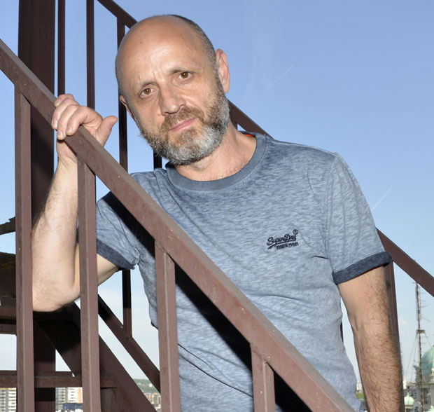 Миле саградио Кућу без крова